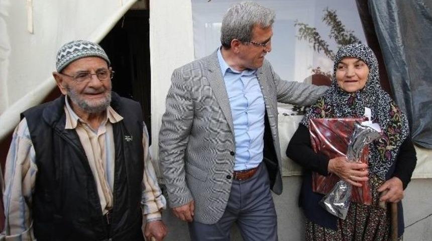 Başkan Akcan&rsquo;dan Anneler G&uuml;n&uuml; Ziyaretleri