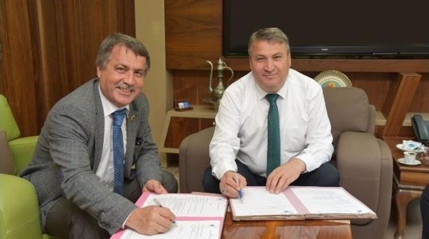 Yunusemre&rsquo;den Ahmetli&rsquo;ye Ara&ccedil; Desteği