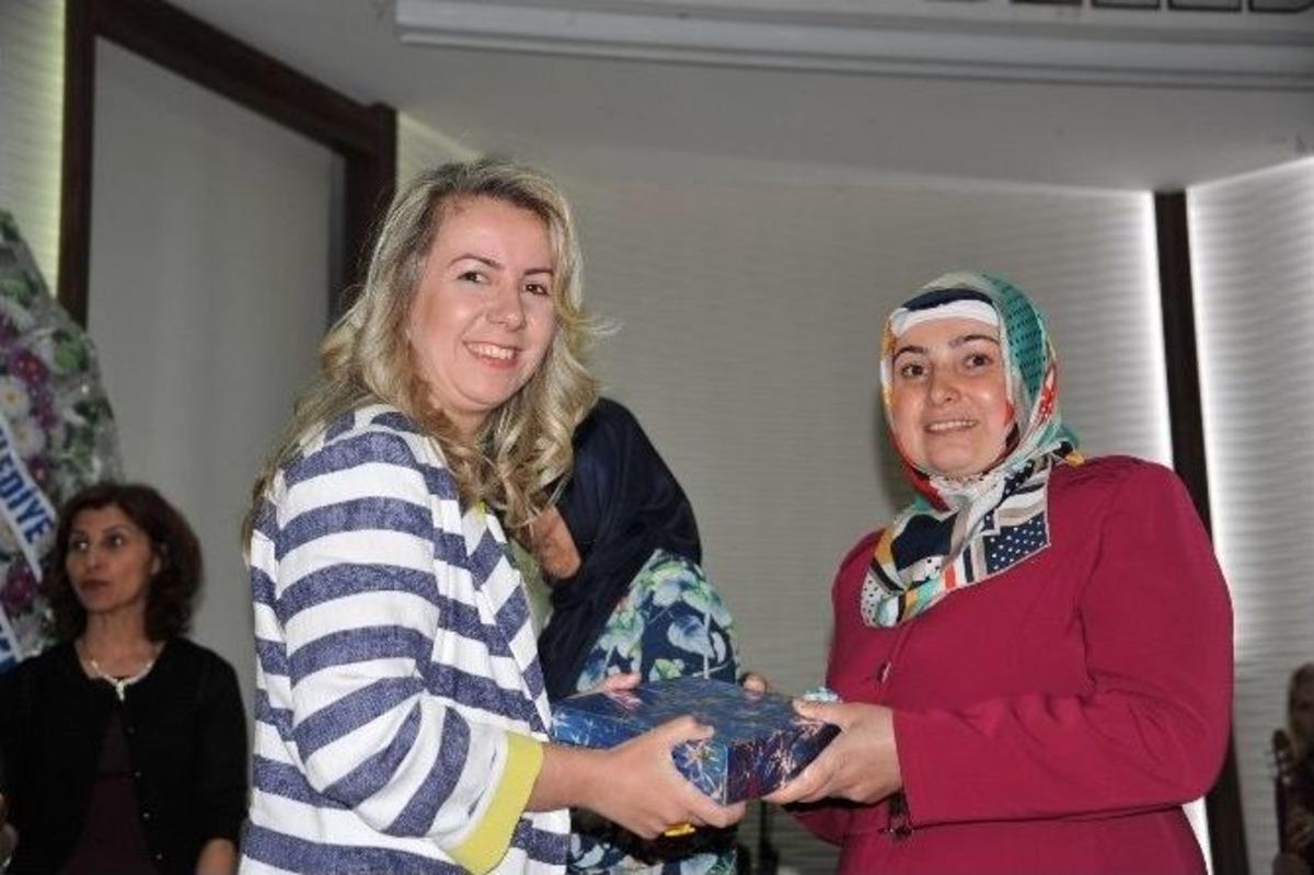 Boz&uuml;y&uuml;k&rsquo;te Anneler G&uuml;n&uuml; Etkinliği