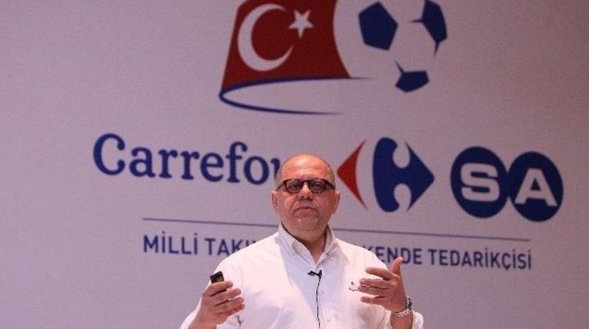 A Milli Futbol Takımının Lisanslı &Uuml;r&uuml;nleri, Carrefoursa &ldquo;kırmızı Beyaz&rdquo;larda Yerini Alıyor