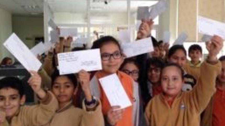 Annelerine Duygularını Unutulmaya Y&uuml;z Tutan Mektuplarla Anlattılar