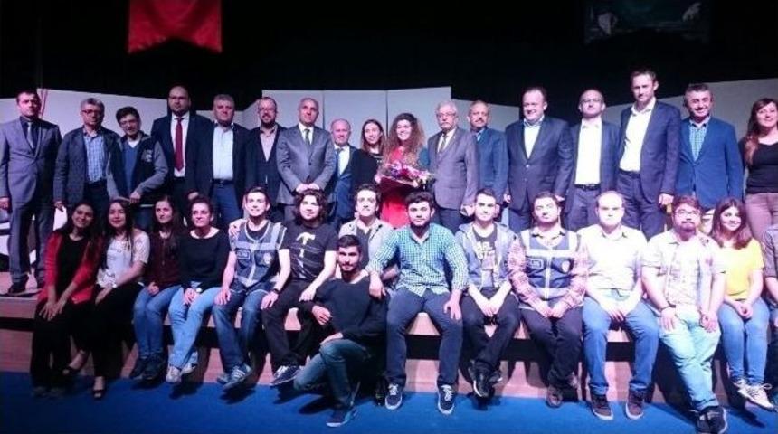 &ldquo;yarınlara Ge&ccedil; Kalmadan&rdquo; Oyunu Sahnelendi