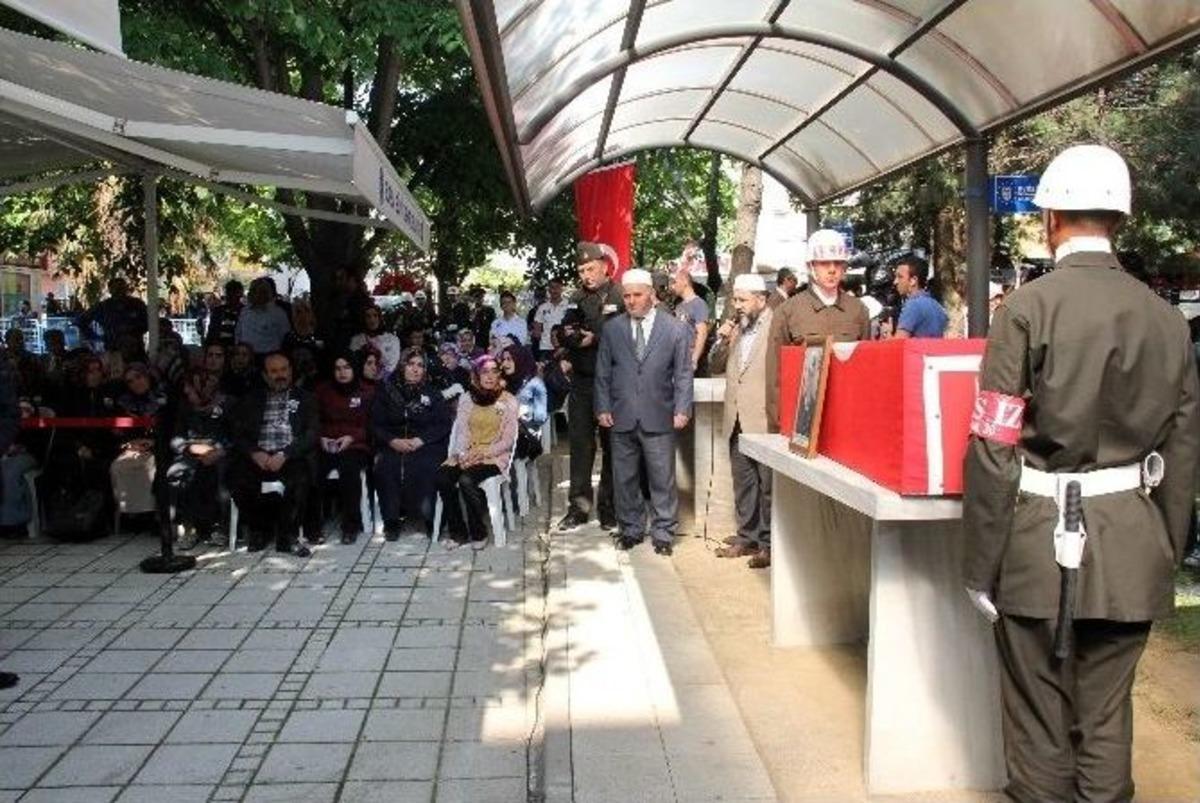 Bursalılar Şehitlerini G&ouml;z Yaşları İ&ccedil;inde Uğurladı