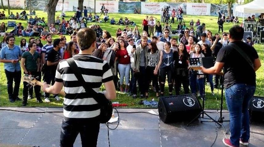 &Uuml;niversite &Ouml;ğrencileri Ag&uuml; Kul&uuml;p Festivali&rsquo;nde Buluştu