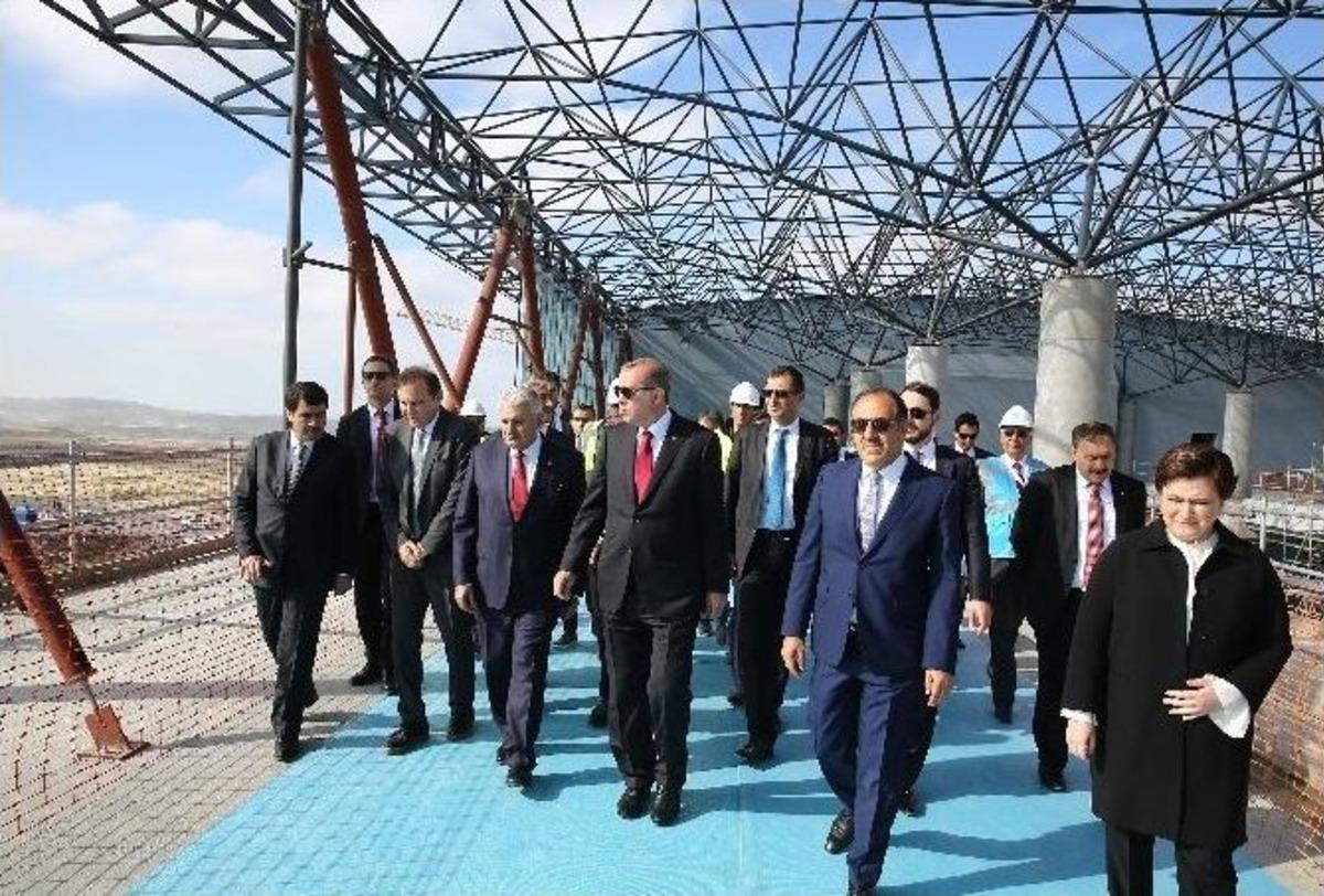 Erdoğan, 3. Havalimanı İnşaat &Ccedil;alışmalarını Yerinde İnceledi