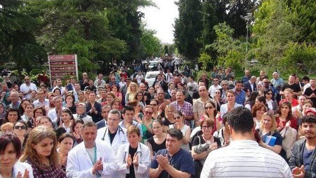 Saldırıya Uğrayan Yılın Hekimi Taburcu Oldu 1