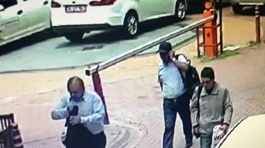 Polis, Banka Soygununu Ger&ccedil;ekleştiren 3 Ş&uuml;pheliyi Arıyor