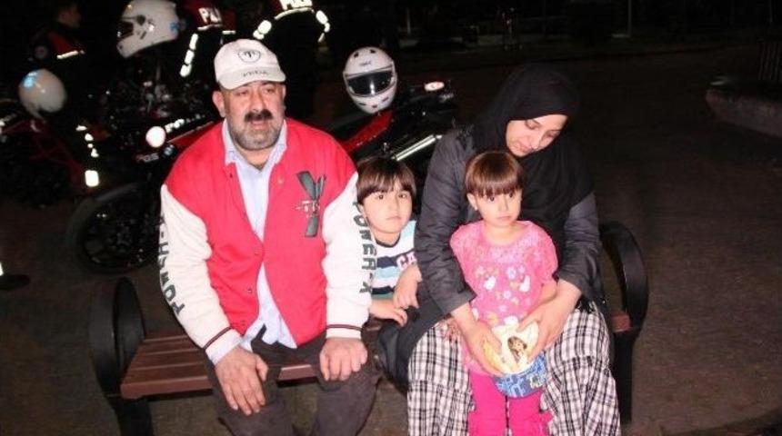 Suriyeli Baba, Kızının Bulunmasına Yardım Edenleri Alınlarından &Ouml;perek Teşekk&uuml;r Etti