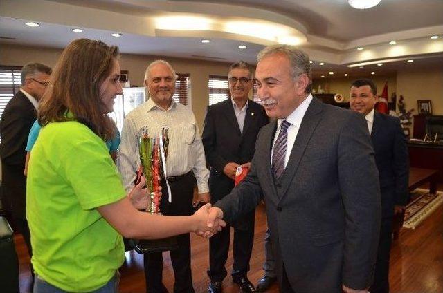 Şakirpaşa Halk Eğitim Merkezi Spor Süper Lige Yükseldi