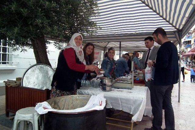 Efelerde Okul Yararına Kermes Düzenlendi