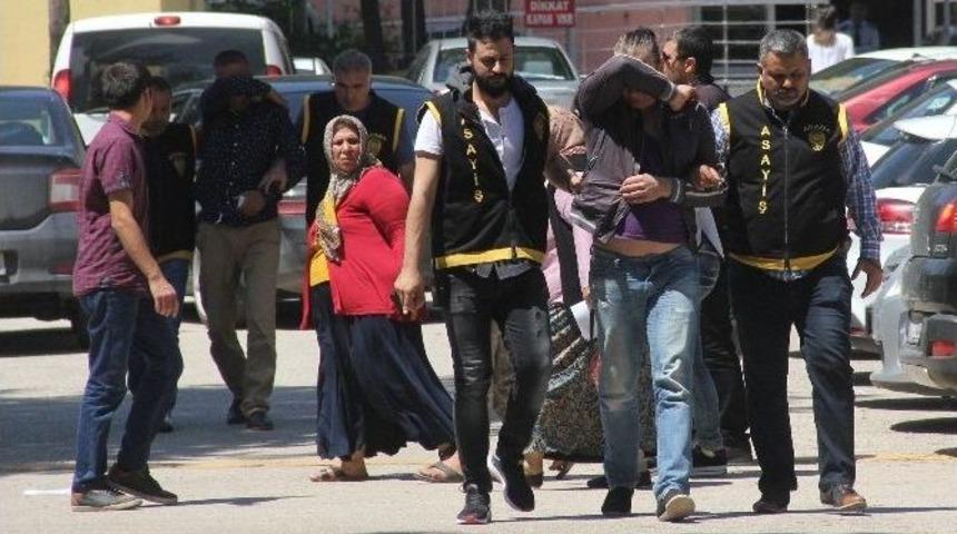 &Ccedil;ocukken Kandırdı, Cezaevinde Evlendi, İşkence Yapıp Fuhuş Yaptırdı