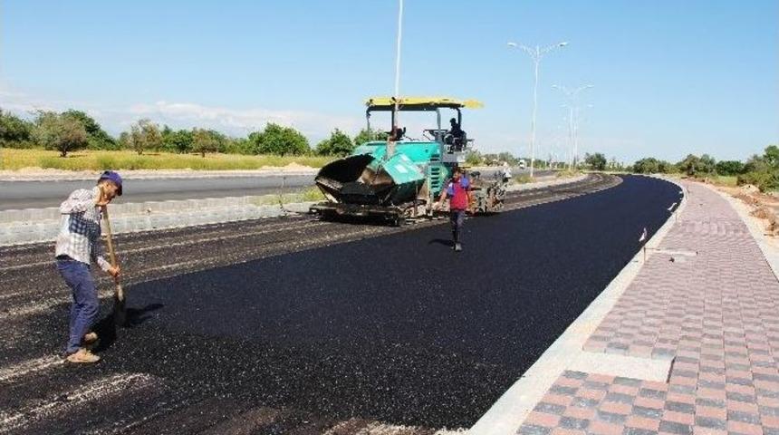 D&ouml;şemealtı&rsquo;nda Sıcak Asfalt &Ccedil;alışmaları