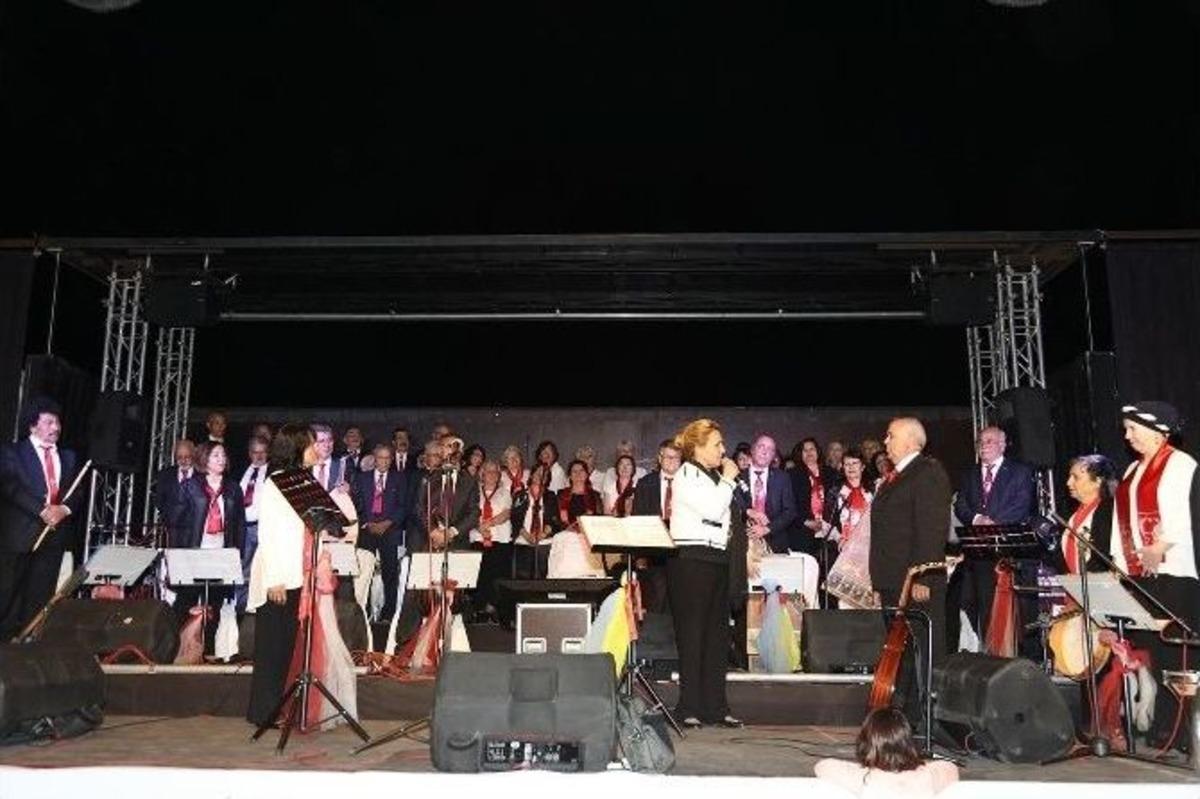 Urla Belediyesi T&uuml;rk Sanat M&uuml;ziği Topluluğu Anneler İ&ccedil;in S&ouml;yledi