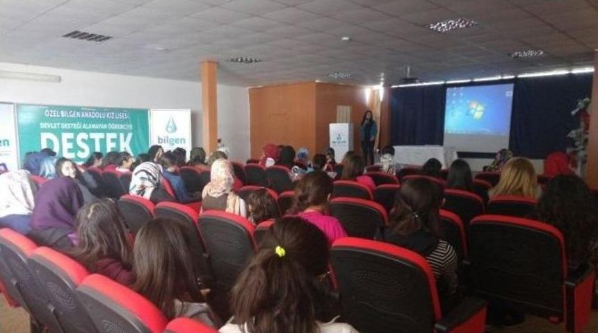 &Ouml;ğrenciler, Anneleri İle &Ouml;ğlen Yemeğinde Buluştu