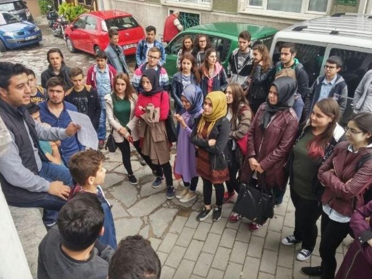 Boz&uuml;y&uuml;k&rsquo;ten 40 &Ouml;ğrenci Bursa&rsquo;yı Ziyaret Etti