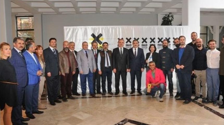 Uluslararası Sanat Ve Tasarım Sergisi Sanatseverlerle Buluştu