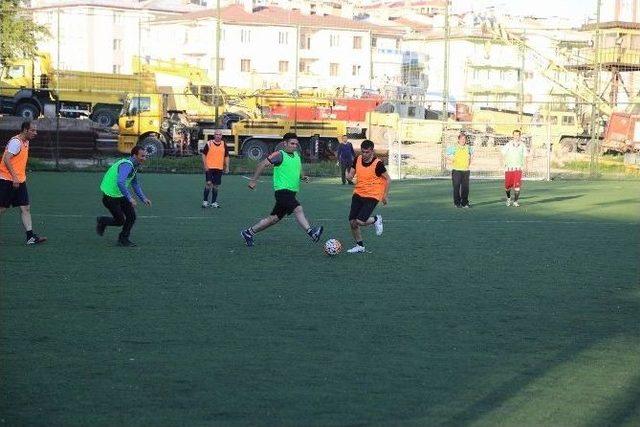 İl Özel İdaresi ’sağlıklı Yaşam Futbol Turnuvası’ Başladı