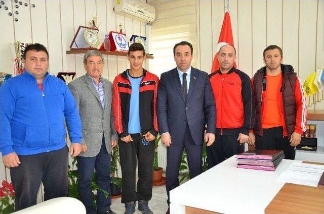 Bilecik’e Ata Sporu Güreşten Gümüş Madalya Geldi