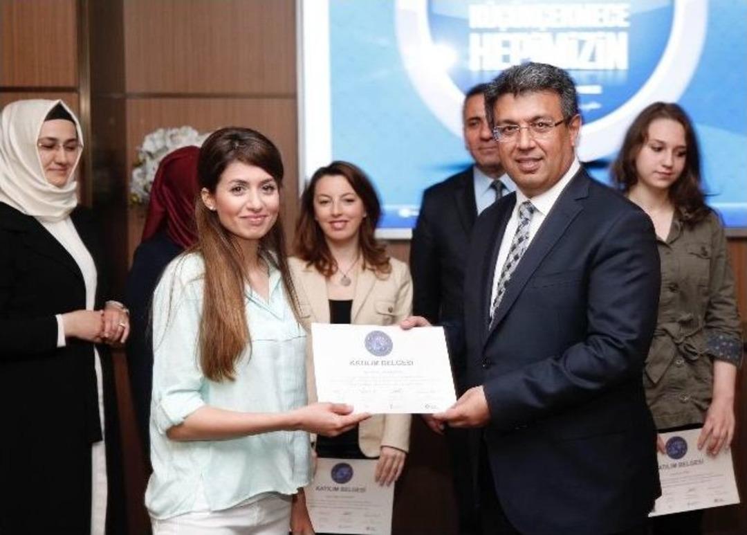 Gen&ccedil;leri Okulla Barıştırmak İ&ccedil;in Dijital Proje