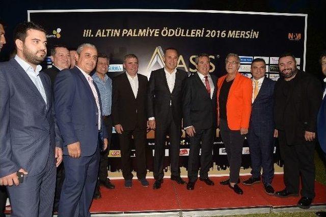 Başkan Sözlü’ye “yılın Yerel Yöneticisi” Ödülü