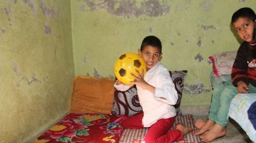 (&ouml;zel Haber) İbrahim S&ouml;k&uuml;len Kafesin Yerinde Şimdi Top Oynuyor