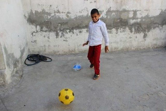 (&ouml;zel Haber) İbrahim S&ouml;k&uuml;len Kafesin Yerinde Şimdi Top Oynuyor 1