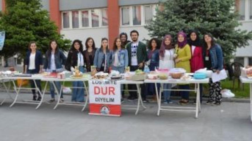&Uuml;niversiteli &Ouml;ğrenciler L&ouml;semli &Ccedil;ocuklar Yararına Kermes A&ccedil;tı