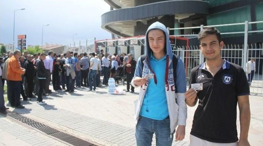 Taraftara Bin Adet Passolig Dağıtıldı