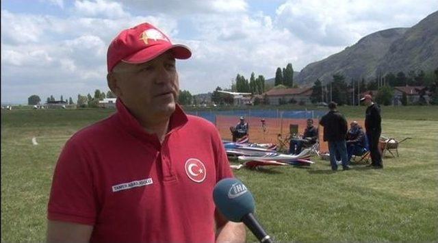 (özel Haber) Çocukluk Hayaliyle Yıllardır Şampiyonalarda Boy Gösteriyor