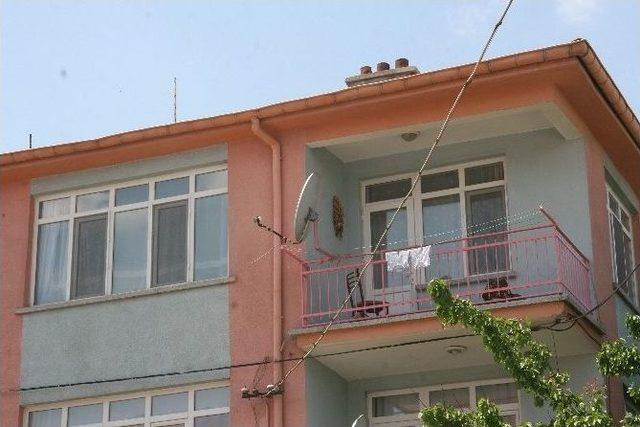 Milyonluk Temizlik İş&ccedil;isi Sefalet İ&ccedil;erisinde Yaşıyormuş 1