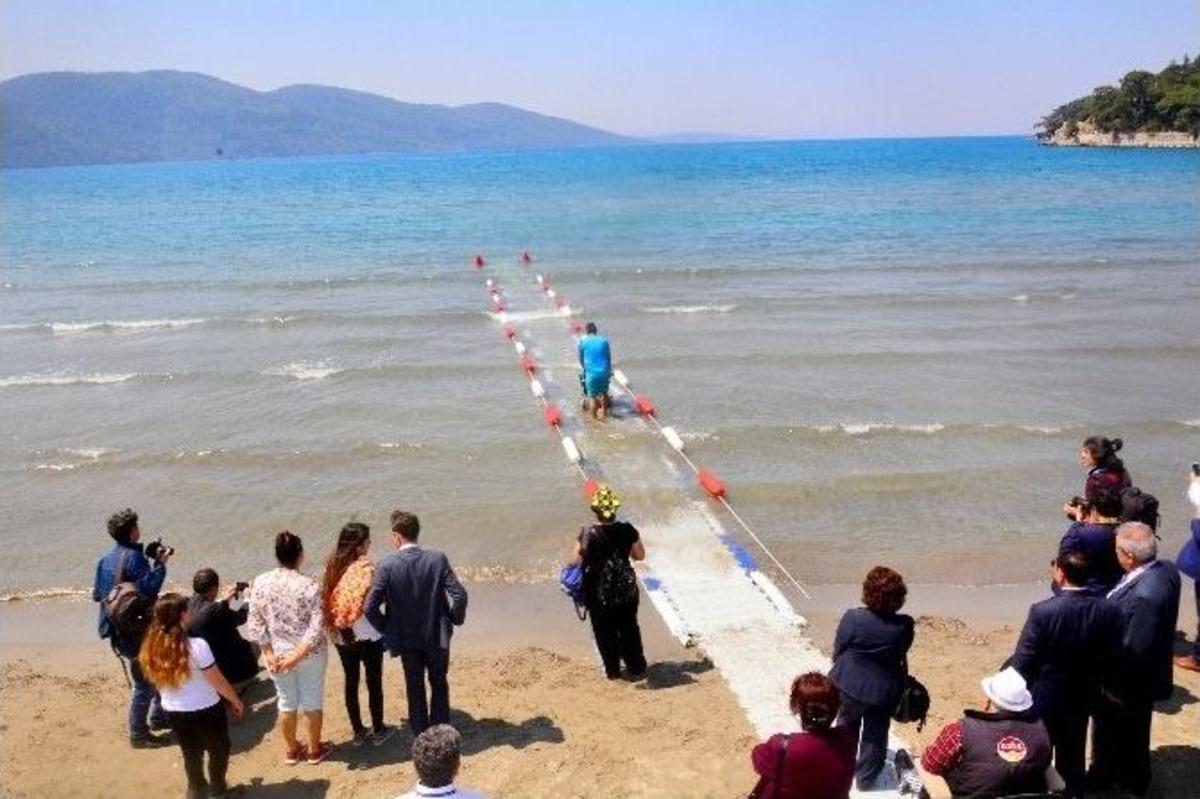 Sahillerde Engellilerin Engeli Kalkıyor