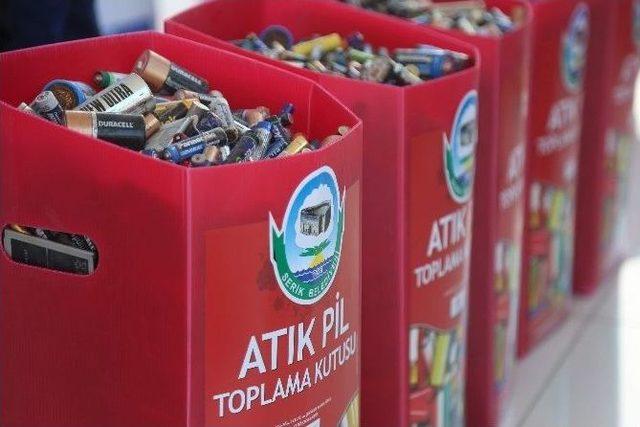 Serik’te Öğrenciler 1 Ton Atık Pil Topladı