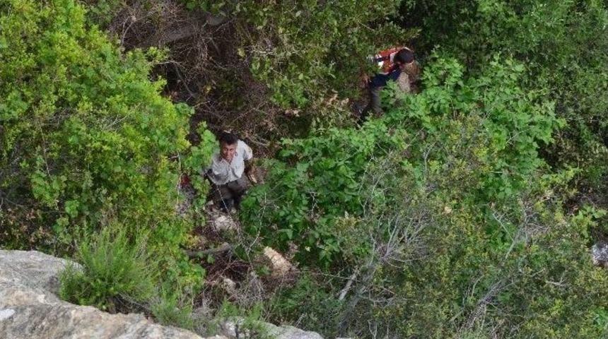 D&ouml;vmeli Kadın Cesedi Bulundu