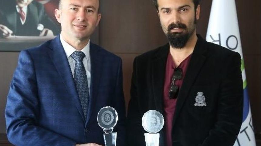 Od&uuml; Tiyatro&rsquo;&rsquo;ya İki &Ouml;d&uuml;l Birden