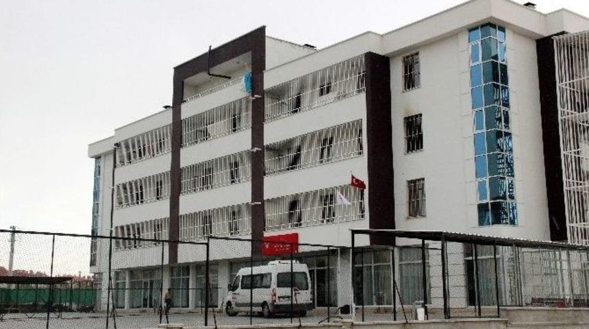 Engelli Bakım Merkezinde &Ccedil;ıkan Yangında Bir Kişi &Ouml;ld&uuml;