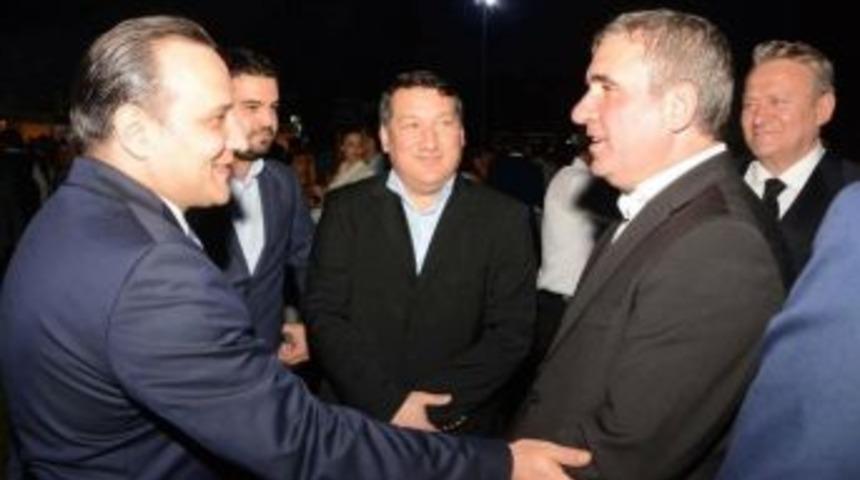 Gheorghe Hagi, Kul&uuml;p Başkanı Av. Demirhan&rsquo;ı Tebrik Etti