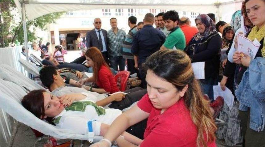 L&ouml;semi Tedavisi G&ouml;ren Eski &Ouml;ğrenci İ&ccedil;in Kampanya D&uuml;zenlediler