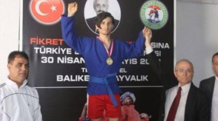 T&uuml;rkiye Sambo Şampiyonu &Ouml;demiş&rsquo;ten
