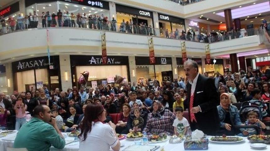 Anneler Sardı Hediyeler Yağdı