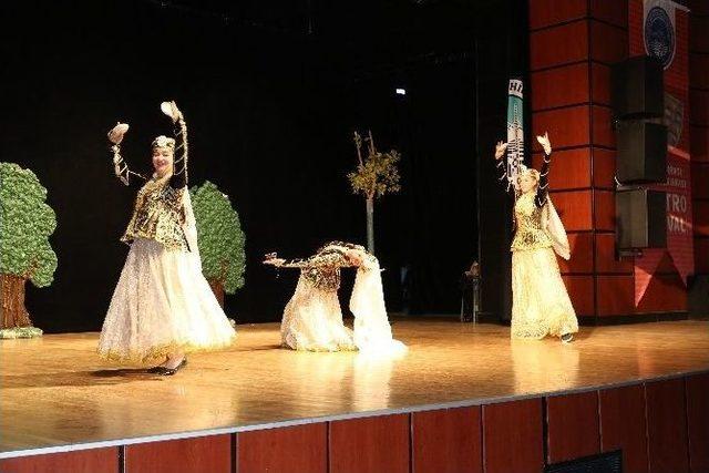 Festivalin İlk Oyunu Kardeş &Uuml;lkeden 1