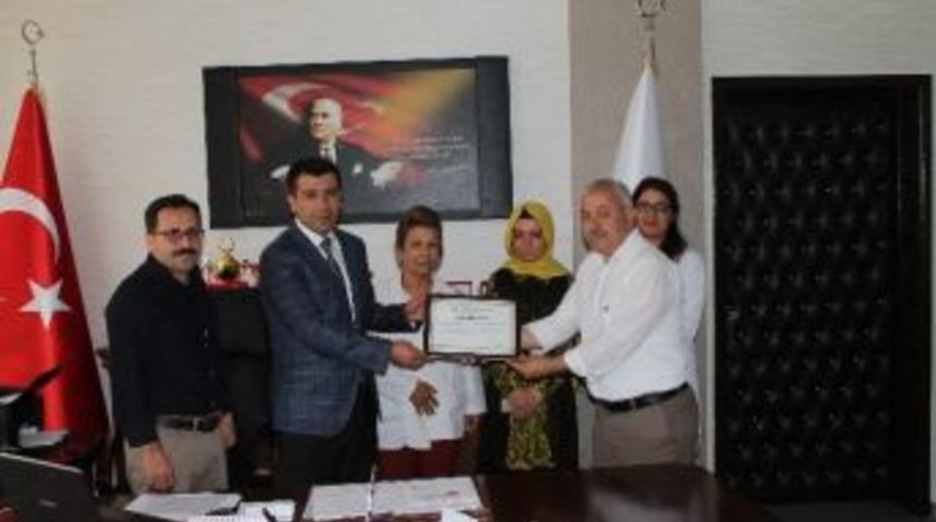 İstatistik &Ccedil;alışmaları Başarı Belgesiyle &Ouml;d&uuml;llendirildi