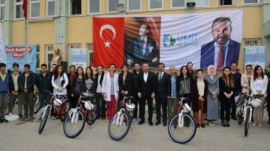 Sağlıklı Nesiller İ&ccedil;in Bisiklet Dağıtımı Devam Ediyor