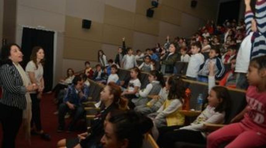 Kozikoğlu: &ldquo;yazmak &Ouml;fkeden Kurtulma Y&ouml;ntemidir&rdquo;