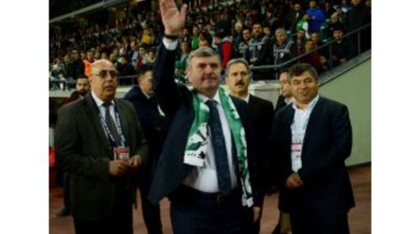 Başkan Aky&uuml;rek Konyaspor&rsquo;a Avrupa Kupalarında Başarılar Diledi