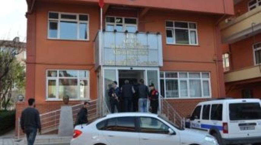 Otomobilin Bagajından Hilti &Ccedil;aldı