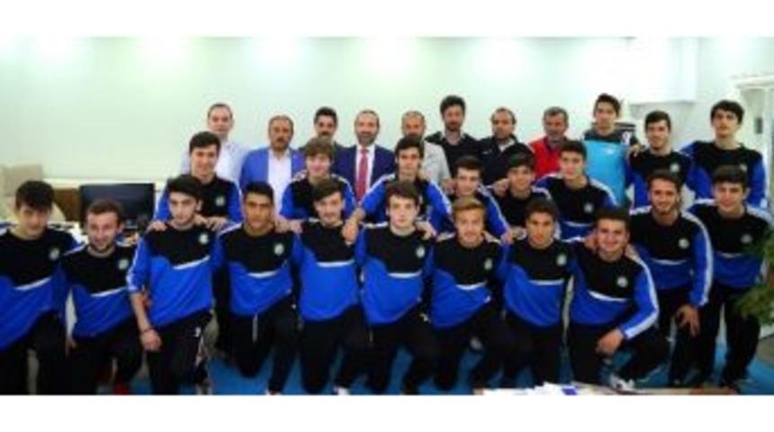 Başkan Çamyar, Şampiyon Takımı Ağırladı