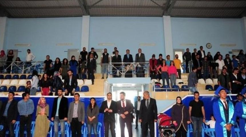 Başkale Meslek Yüksekokulu’nda Mezuniyet Sevinci