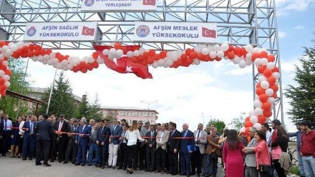 Ünlü Halk Ozanı Mahzuni Şerif’in İsmi Yerleşkeye Verildi