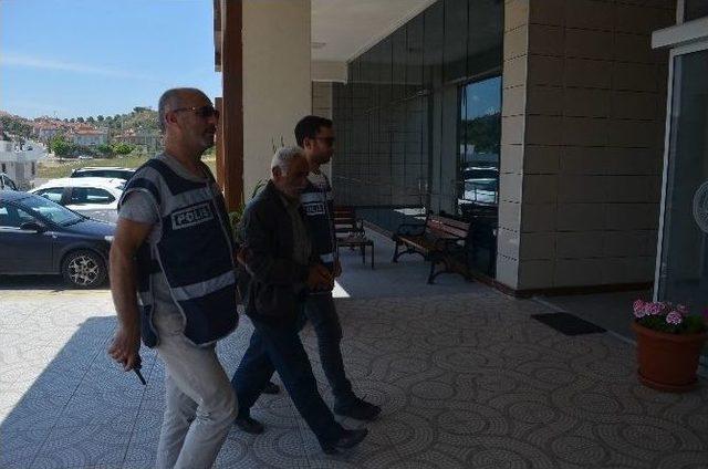 Urla&rsquo;da Bah&ccedil;ede Ekilen Hint Kenevirine Polis Baskını 1