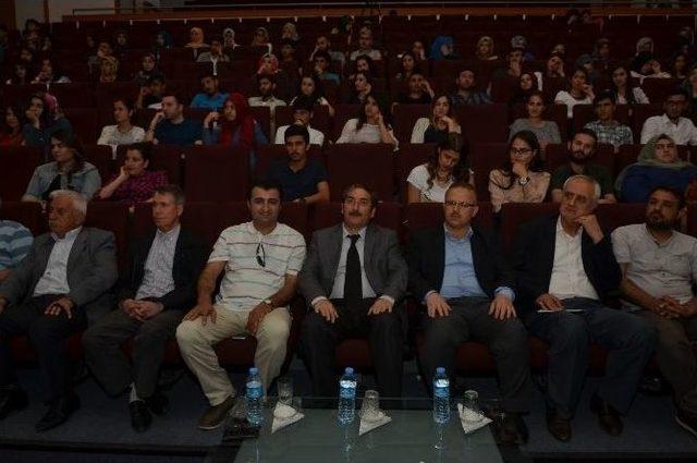 &ldquo;islam D&uuml;ş&uuml;ncesinde Edebiyat Geleneğimiz&rdquo; Konulu Konferans Verildi 1